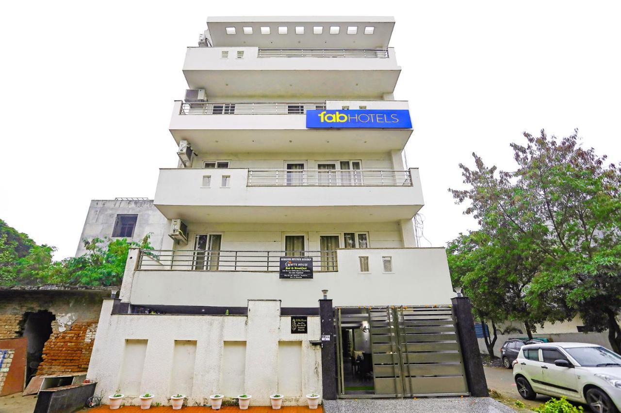Fabhotel White House Bnb - Nr Yashobhoomi Convention Centre Delhi  Dış mekan fotoğraf