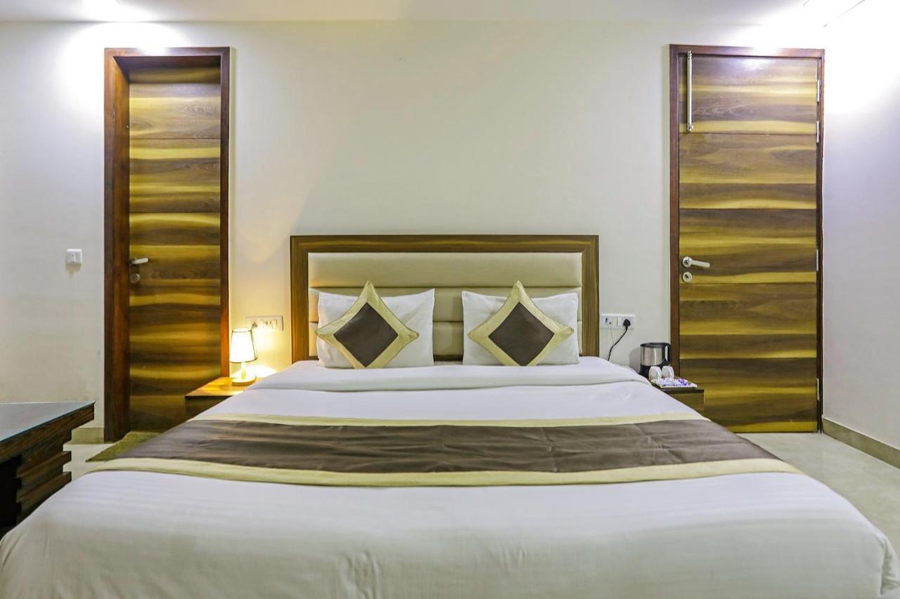 Fabhotel White House Bnb - Nr Yashobhoomi Convention Centre Delhi  Dış mekan fotoğraf