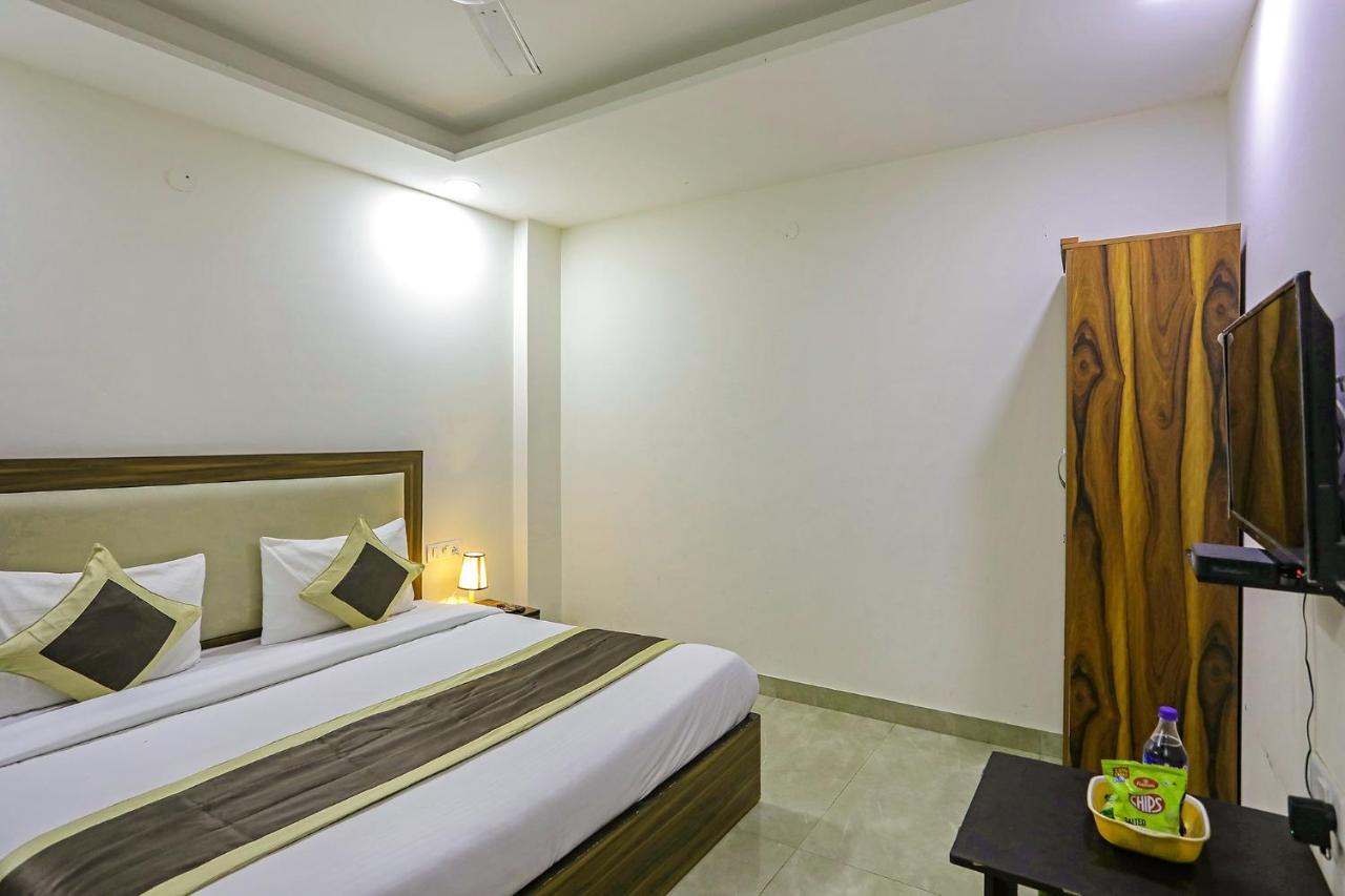 Fabhotel White House Bnb - Nr Yashobhoomi Convention Centre Delhi  Dış mekan fotoğraf