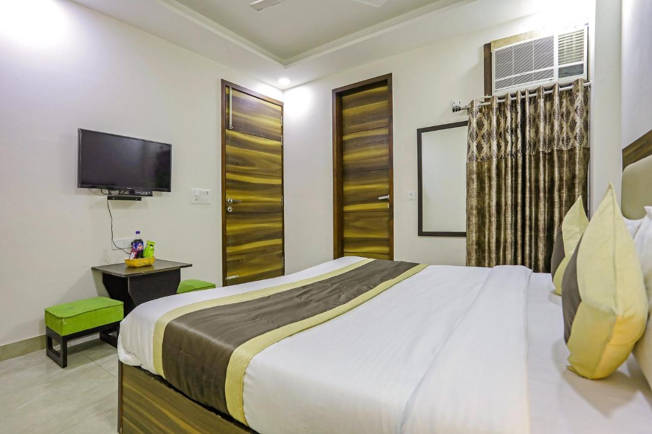 Fabhotel White House Bnb - Nr Yashobhoomi Convention Centre Delhi  Dış mekan fotoğraf